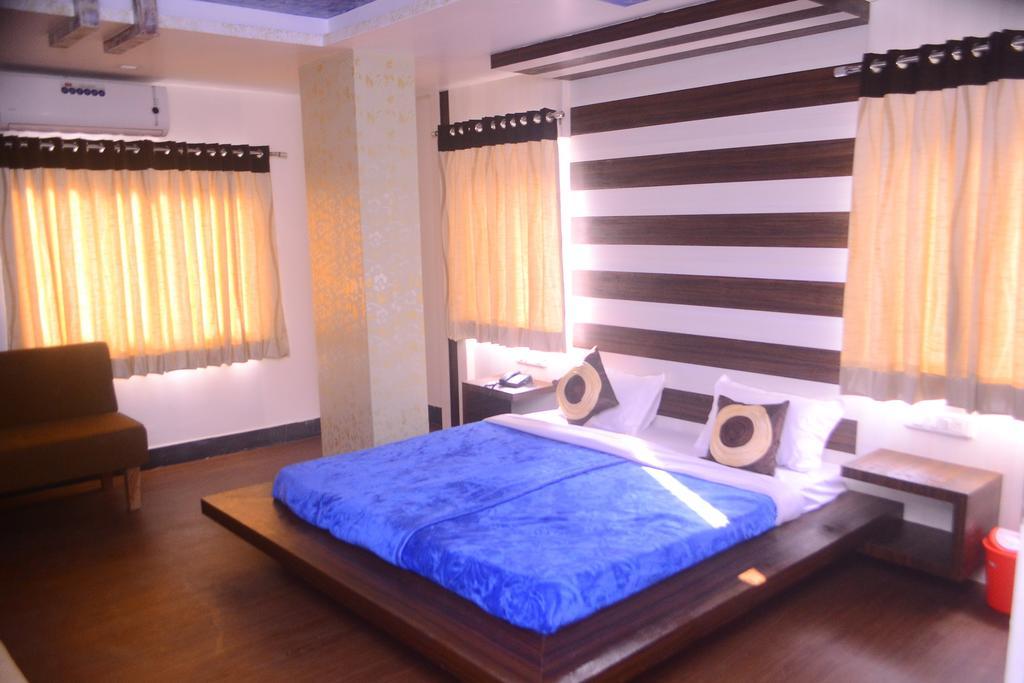 Hotel Samridhi Udaipur Esterno foto